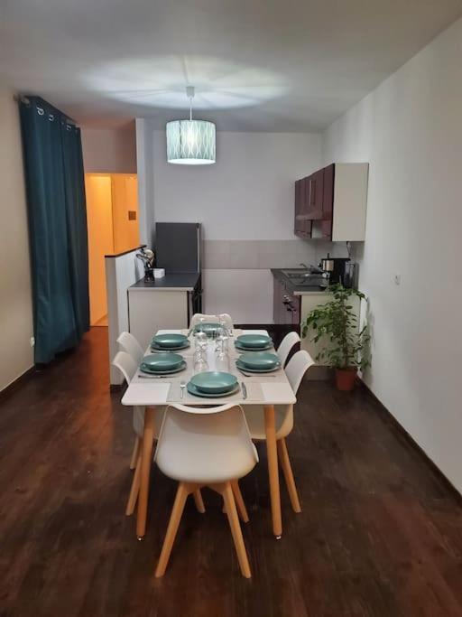 Appartement Moderne En Ville Армантьєр Екстер'єр фото